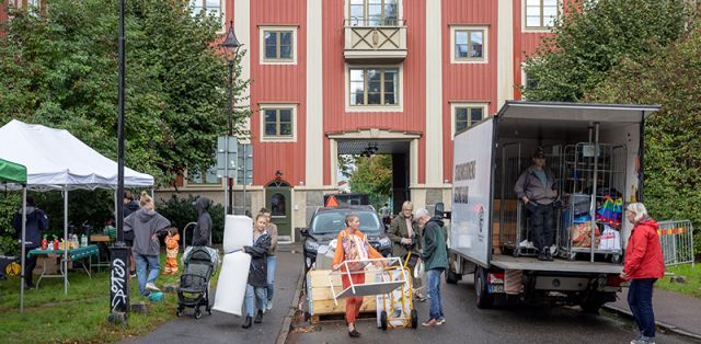 Röjning och konstrunda i Majorna